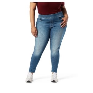 NWT.  Signature by Levi Strauss & Co. Women's Shaping Pull-On Super Skinny Jeans